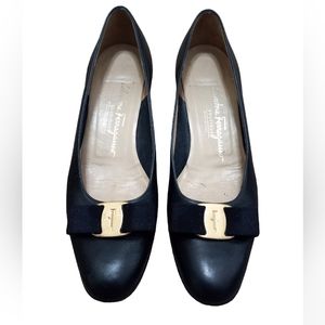 Salvatore Ferragamo 339 Boutique Vara Bow Navy Blue  Leather Italy Shoes 9.5 3A